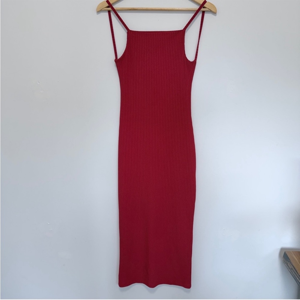 Elegant Red Sleeveless Dress